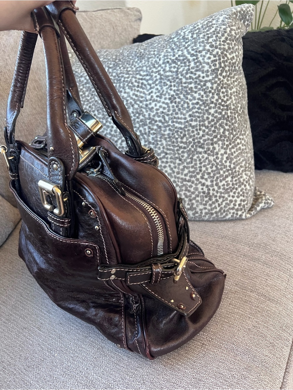Chloe Paddington Dark Brown Leather Handbag with Gold Accents - Picture 4 of 14